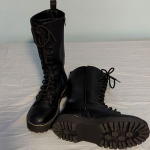 Woman's zip boots